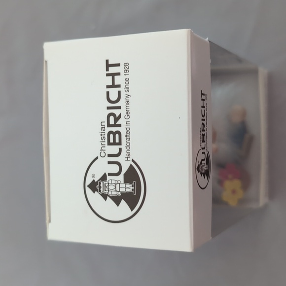 German Made Wooden Gnome with Flowers Ornament New in Box - Picture 3 of 6